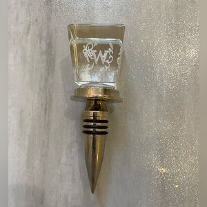 Script W Glass Cube Wine Bottle Stopper